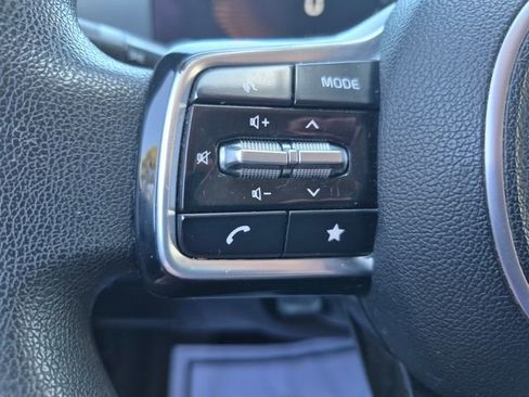 Used 2024 Kia Sorento LX FWD image 20