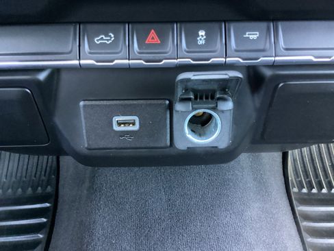 Used 2020 Chevrolet Silverado 1500 Custom w/ Custom Value Package RWD image 21