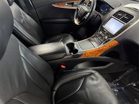 Used 2019 Lincoln Nautilus Reserve image 4