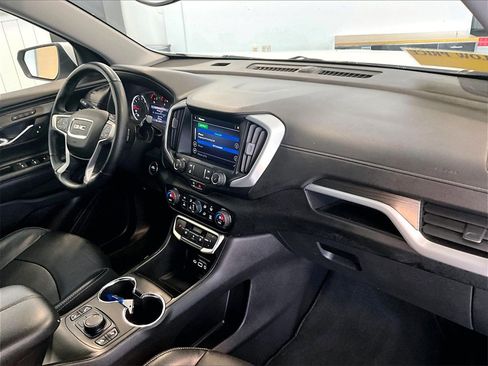 Used 2023 GMC Terrain SLT image 14