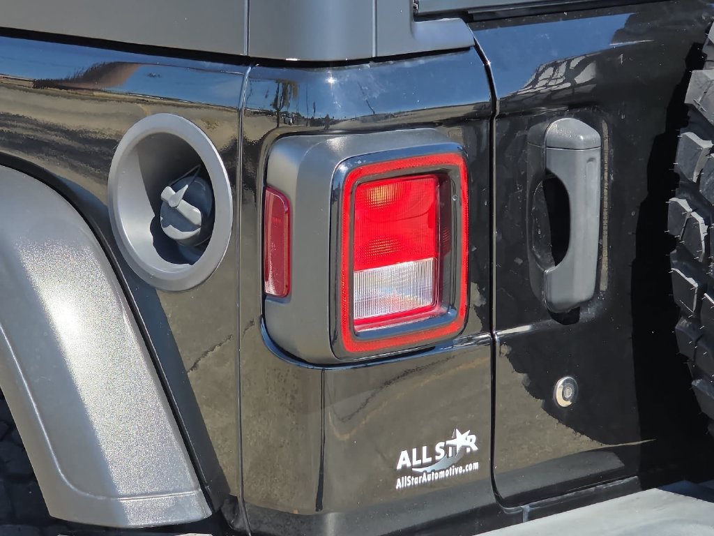 Used 2022 Jeep Wrangler Unlimited Sport AWD/4WD image 33