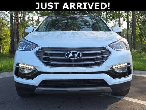 Used 2018 Hyundai Santa Fe Sport FWD image 2