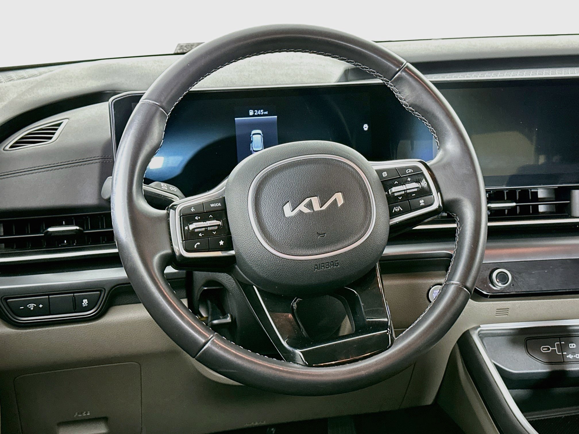 Used 2026 Kia Carnival FWD image 18