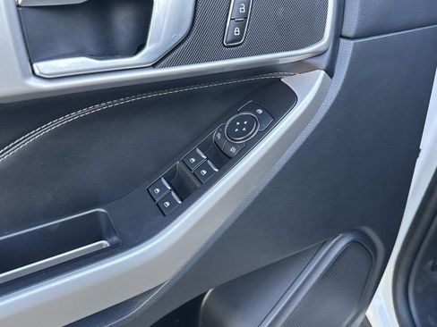 Certified 2023 Ford Explorer XLT image 17