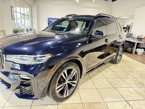 Used 2022 BMW X7 M50i image 7