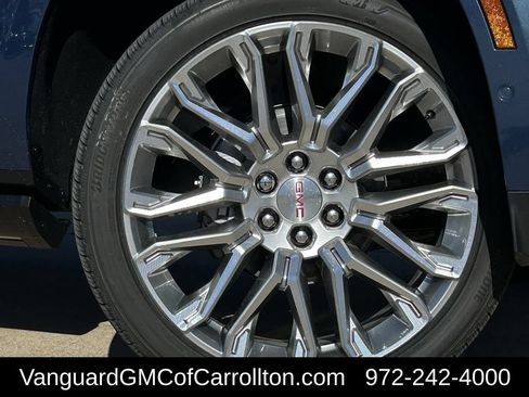 New 2026 GMC Yukon XL Denali w/ Denali Reserve Package AWD/4WD image 9