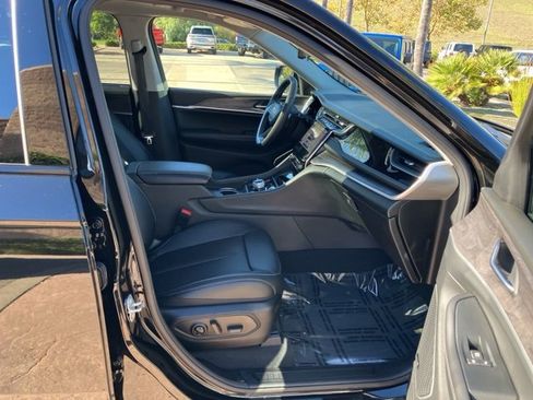 Used 2023 Jeep Grand Cherokee 30th Anniversary image 29