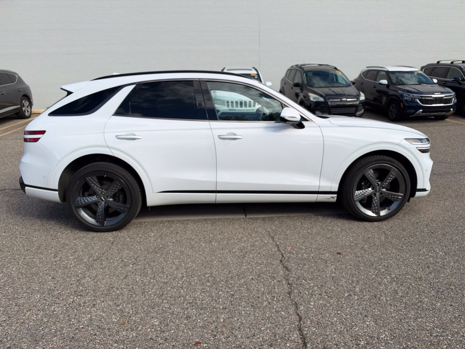 Used 2023 Genesis GV70 3.5T Sport w/ Sport Prestige Package AWD/4WD image 3