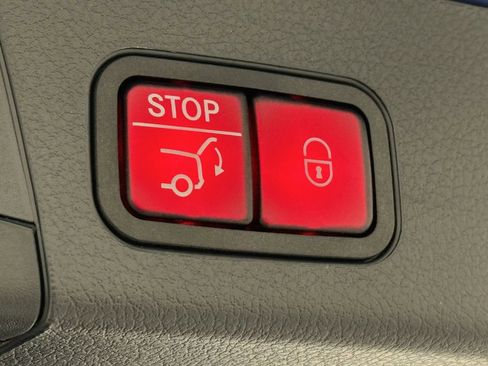 Certified 2025 Mercedes-Benz GLB 250 image 21