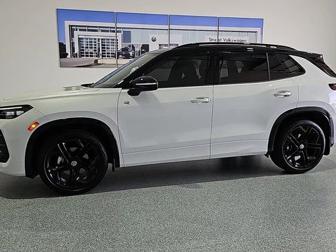 New 2026 Volkswagen Tiguan SE R-Line FWD image 6