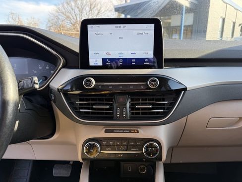 Used 2020 Ford Escape SEL image 15