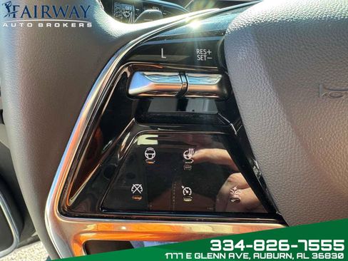 Used 2025 Cadillac Escalade Premium Luxury image 19