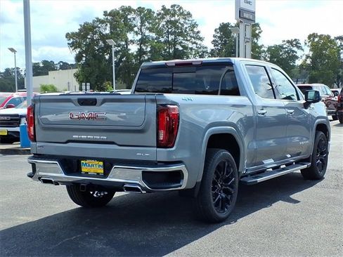 New 2026 GMC Sierra 1500 SLT image 2