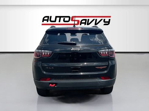 Used 2025 Jeep Compass Trailhawk AWD/4WD image 6
