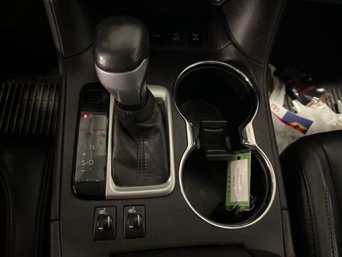 Used 2015 Toyota Highlander XLE image 23