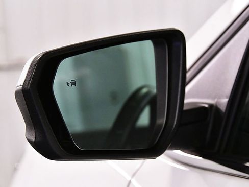 Used 2023 Chevrolet Equinox LT image 13