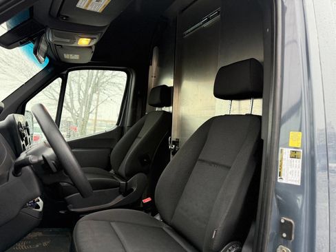 Used 2019 Mercedes-Benz Sprinter 144 image 12