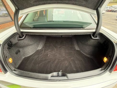 Used 2020 Chrysler 300 Limited image 18