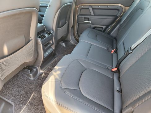 New 2026 Land Rover Defender 110 X-Dynamic SE image 30