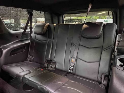 Used 2020 Cadillac Escalade ESV Platinum RWD image 20
