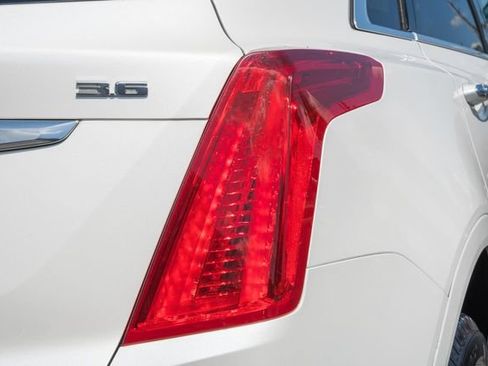 Used 2017 Cadillac XT5 Luxury w/ Driver Awareness Package AWD/4WD image 7