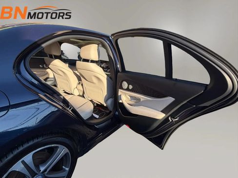 Used 2017 Mercedes-Benz E 300 4MATIC image 18
