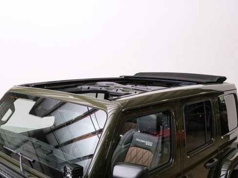 Used 2024 Jeep Wrangler Unlimited Rubicon 392 image 2