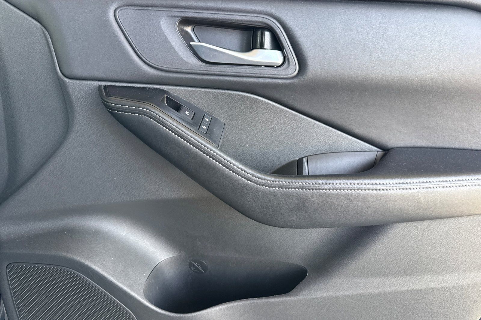 Certified 2025 Nissan Rogue SV AWD/4WD image 23