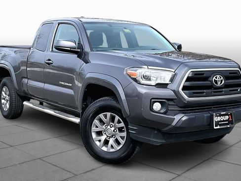 Used 2016 Toyota Tacoma SR5 image 2