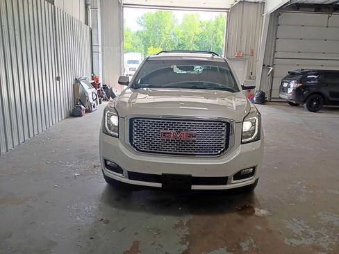 Used 2016 GMC Yukon XL Denali w/ Open Road Package AWD/4WD image 2