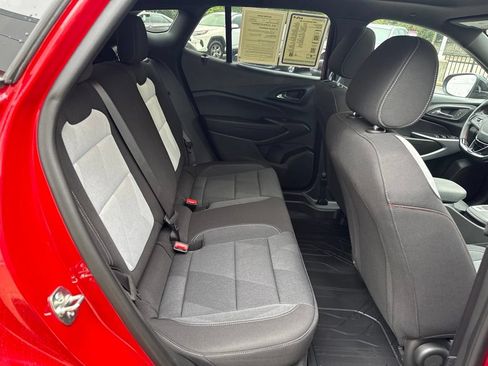 Used 2026 Chevrolet Trax RS w/ Sunroof Package FWD image 23