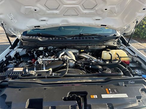 Used 2023 Ford F250 Lariat w/ Chrome Package image 34