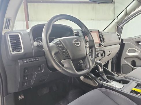 Used 2024 Nissan Frontier SV w/ SV Convenience Package RWD image 18
