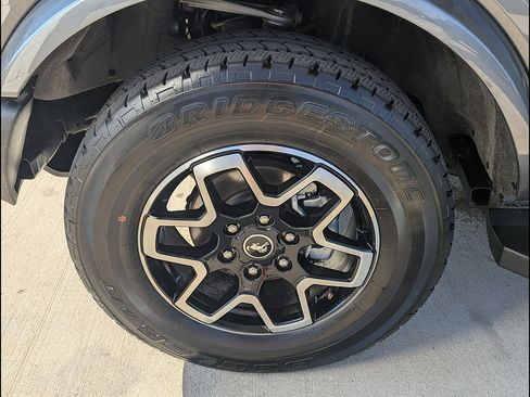 Used 2024 Ford Bronco Outer Banks AWD/4WD image 15