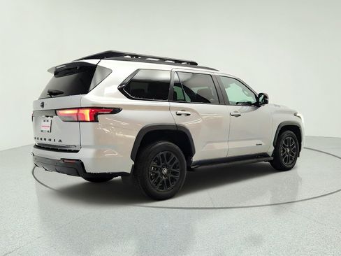 Used 2025 Toyota Sequoia Limited w/ Tow Technology Package AWD/4WD image 5