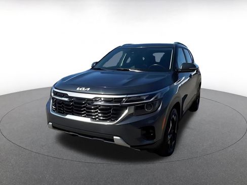 Used 2025 Kia Seltos S FWD image 7