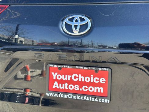 Used 2016 Toyota Sienna XLE FWD image 42