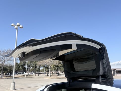 Used 2022 Tesla Model X Plaid image 59