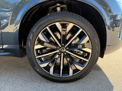 New 2026 Volvo XC90 T8 Plus w/ Protection Package Premier image 7