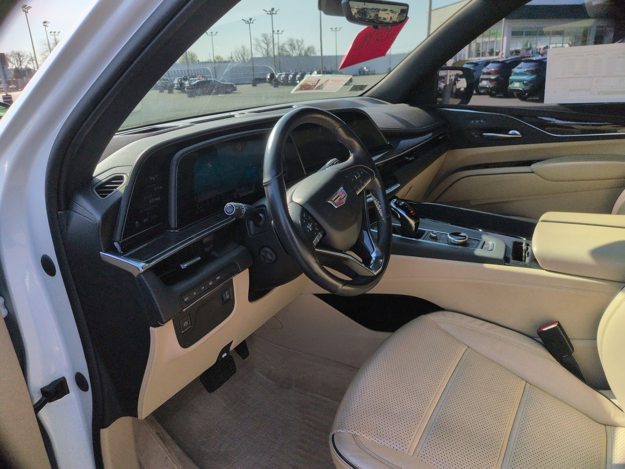 Certified 2021 Cadillac Escalade Premium Luxury AWD/4WD image 10