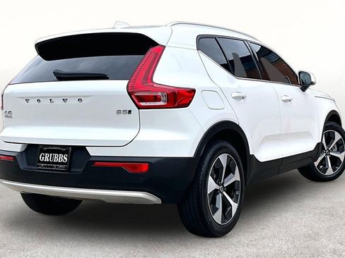 Used 2024 Volvo XC40 B5 Plus AWD/4WD image 2