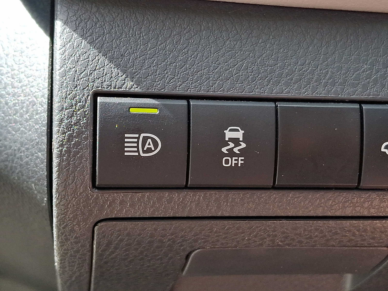 Used 2023 Toyota Camry SE FWD image 23