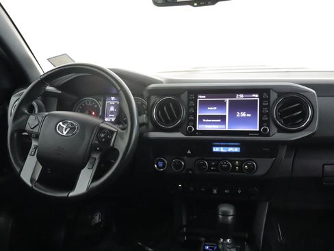 Used 2021 Toyota Tacoma TRD Sport w/ Technology Package AWD/4WD image 2