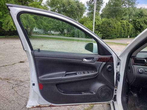 Used 2013 Chevrolet Impala LT FWD image 10