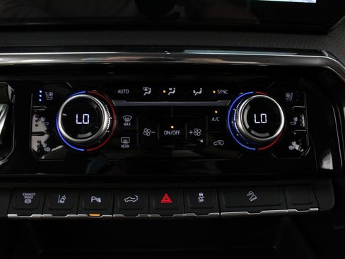 New 2026 GMC Sierra 2500 Denali w/ Denali Reserve Package AWD/4WD image 8