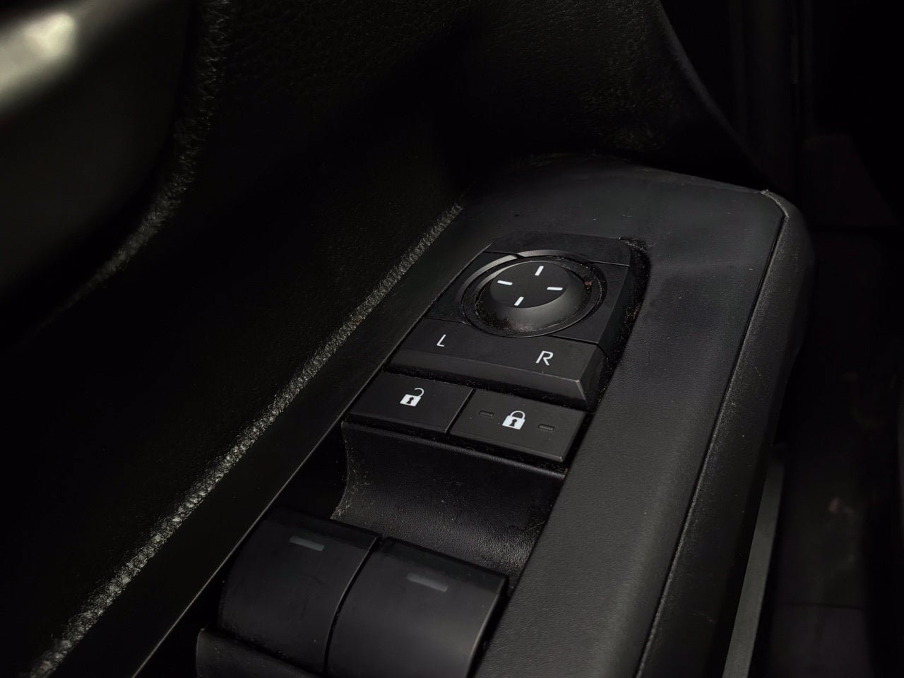 Used 2025 Toyota Tacoma TRD Sport AWD/4WD image 25