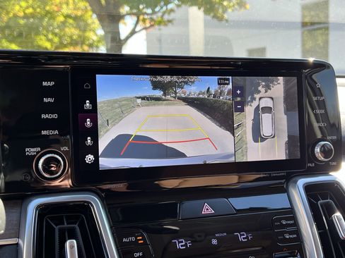 Used 2023 Kia Sorento SX Prestige image 25