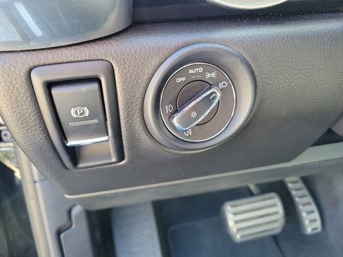 Used 2018 Porsche Cayenne S image 15