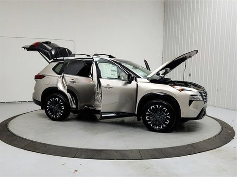 New 2026 Nissan Rogue Platinum image 9