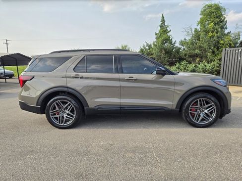 Used 2026 Ford Explorer ST w/ Sun And Sound Package RWD image 5